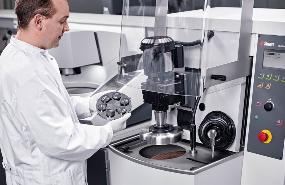 AbraPlan automatic, high-capacity machine for fast and efficient plane grinding